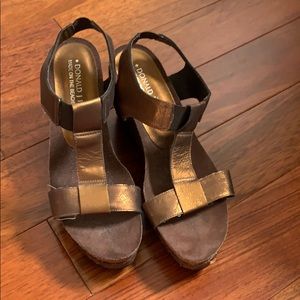 Used Donald J Pliner Golden-Brown Wedge